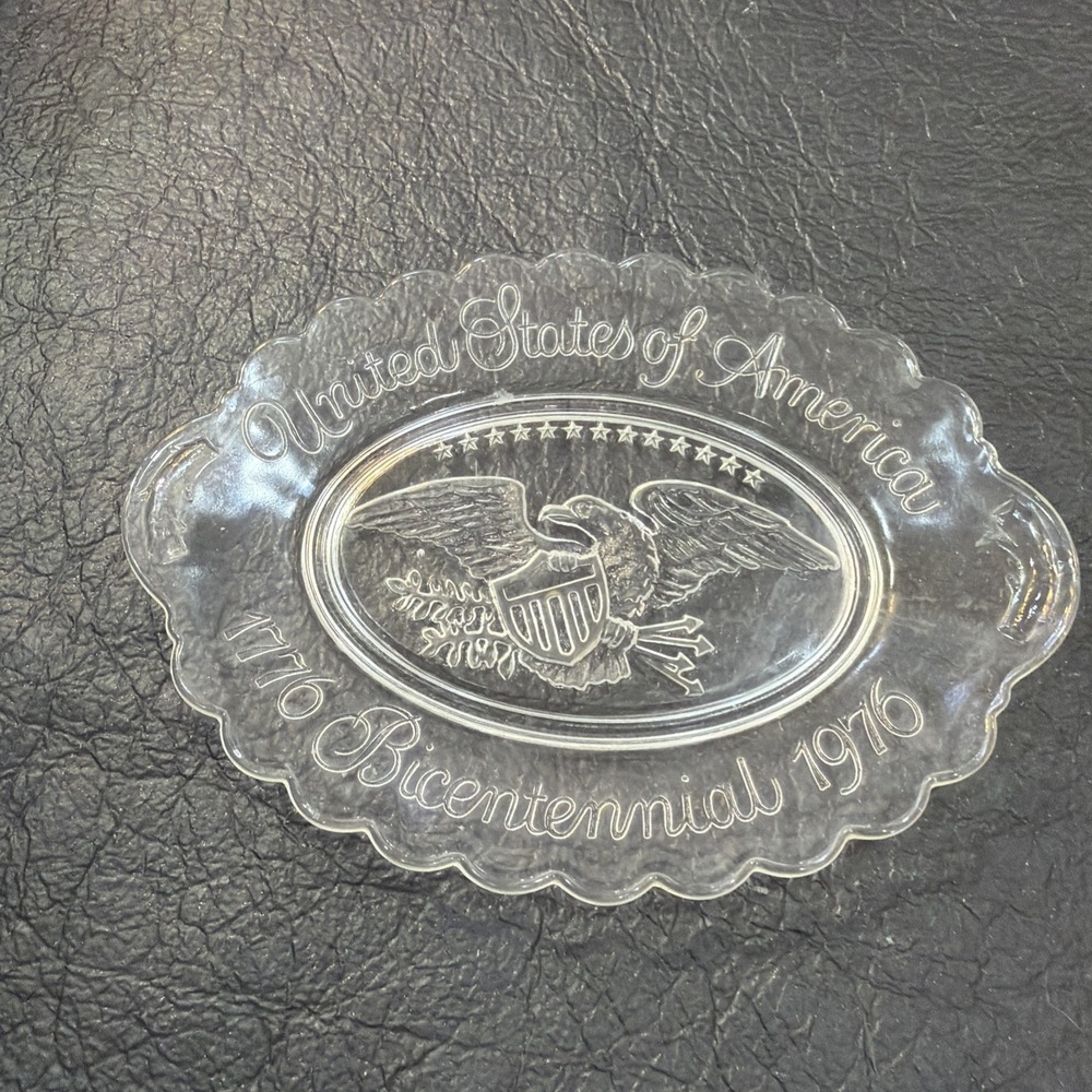 Vintage United States of America Bicentennial 1776-1976 Oval Glass Plate 9" Avon